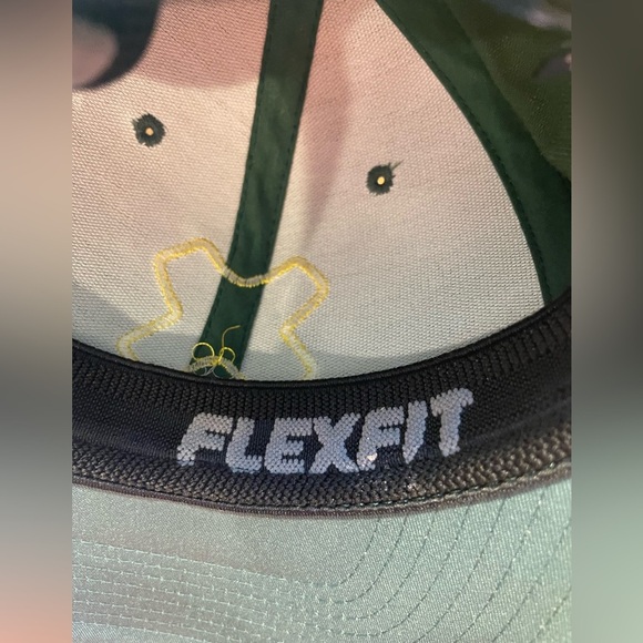 Green fitted European golf hat. - Picture 3 of 4